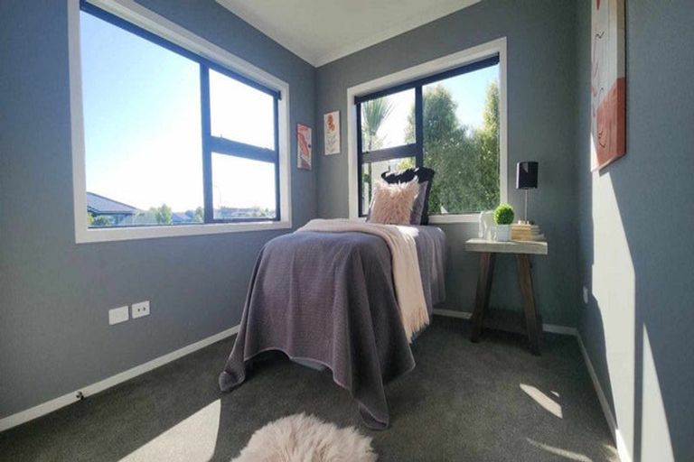 Photo of property in 35 Gallipoli Place, Paraparaumu, 5032