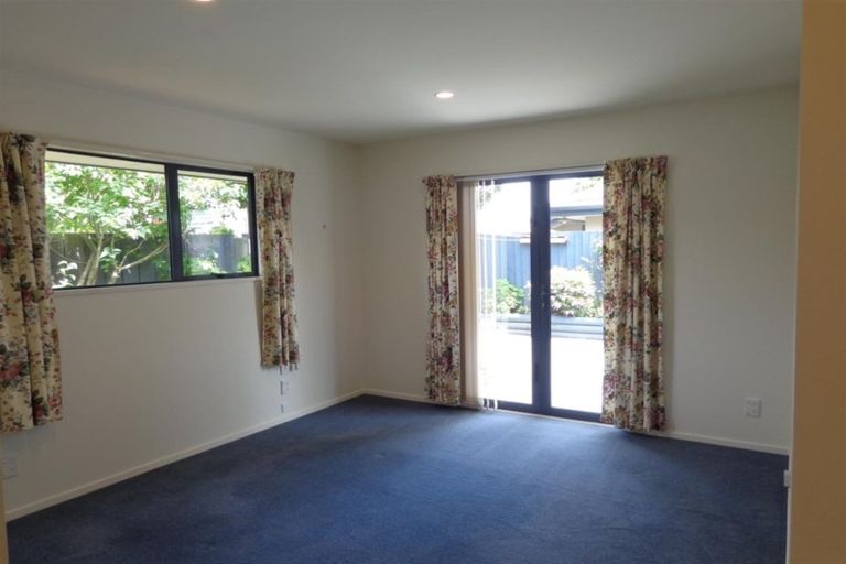 Photo of property in 30a Peer Street, Upper Riccarton, Christchurch, 8041