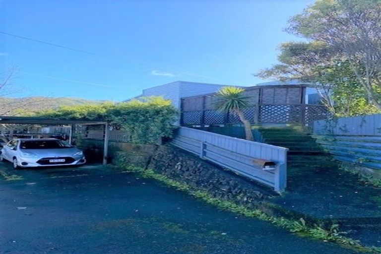 Photo of property in 19 Bell Street, Tawa, Wellington, 5028