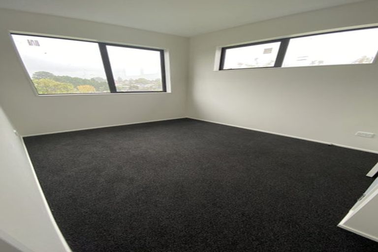 Photo of property in 22d Tui Crescent, Manurewa, Auckland, 2102