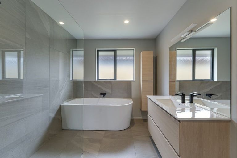 Photo of property in 15 Campbell Road, Wanaka, 9305