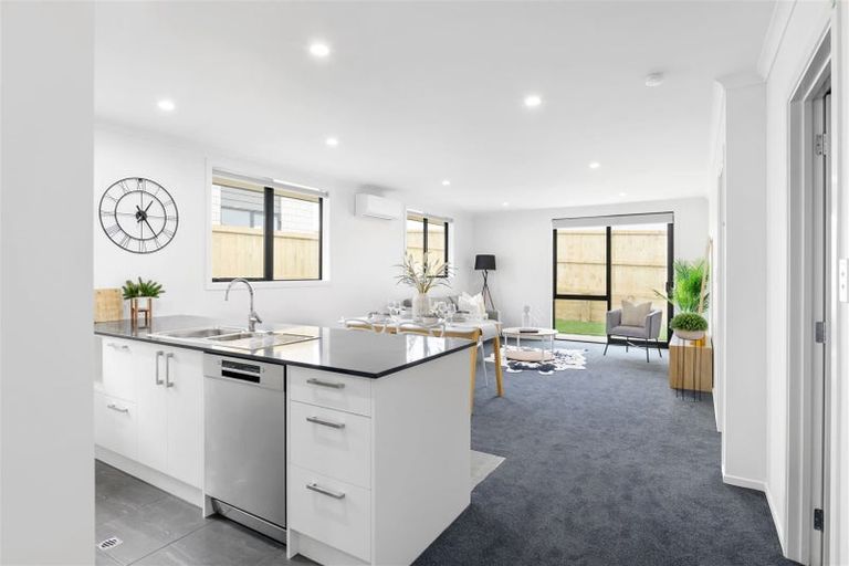 Photo of property in 31 Waruhia Crescent, Rototuna North, 3281