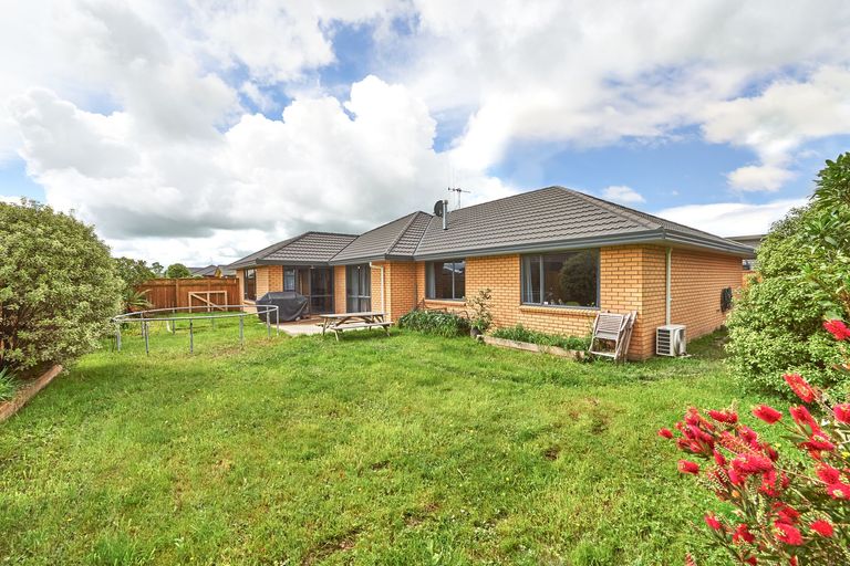 Photo of property in 4 Cleveland Heights, Kelvin Grove, Palmerston North, 4414