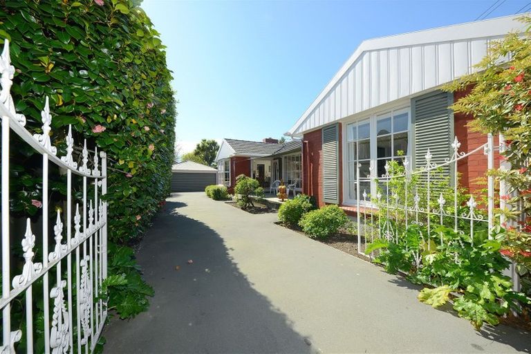 Photo of property in 22 Ambleside Drive, Burnside, Christchurch, 8053