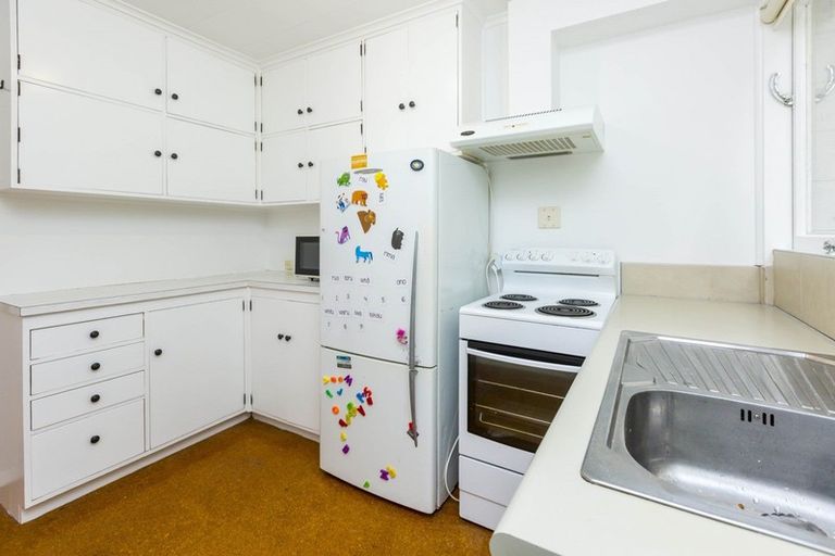 Photo of property in 24b Deller Grove, Silverstream, Upper Hutt, 5019