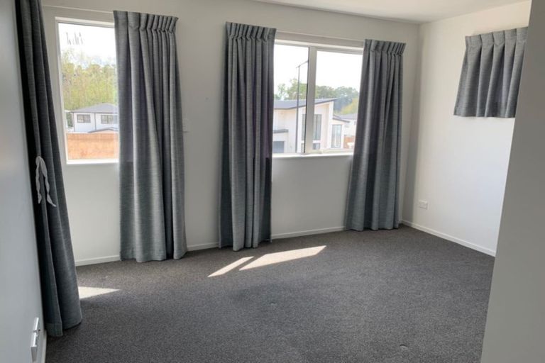 Photo of property in 64 Craigs Way, Hobsonville, Auckland, 0616