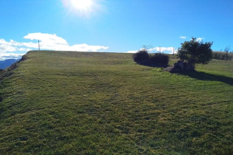 Photo of property in 19 Muriwai Drive, Manapouri, 9679