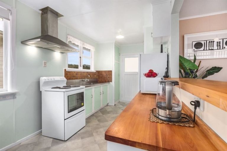 Photo of property in 17 Kalingo Street, Waitangirua, Porirua, 5024