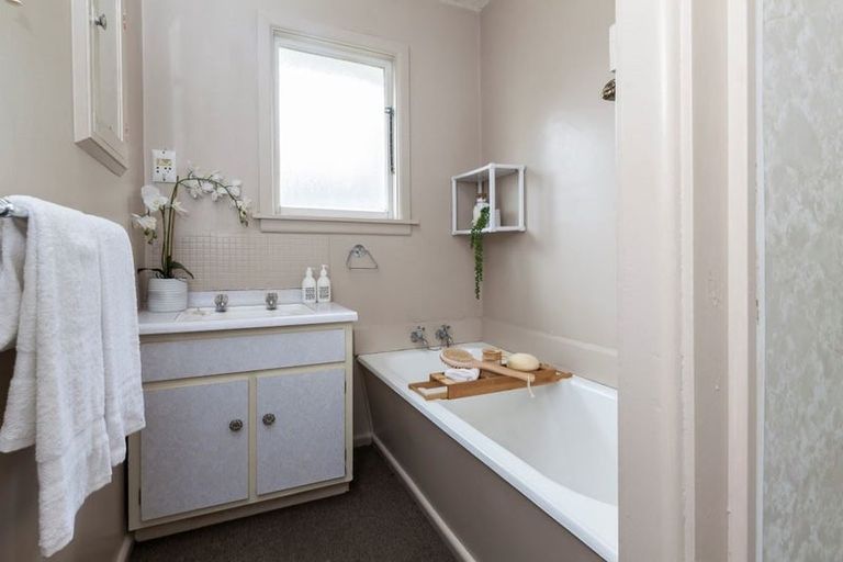 Photo of property in 15 Hounslow Street, Ilam, Christchurch, 8041