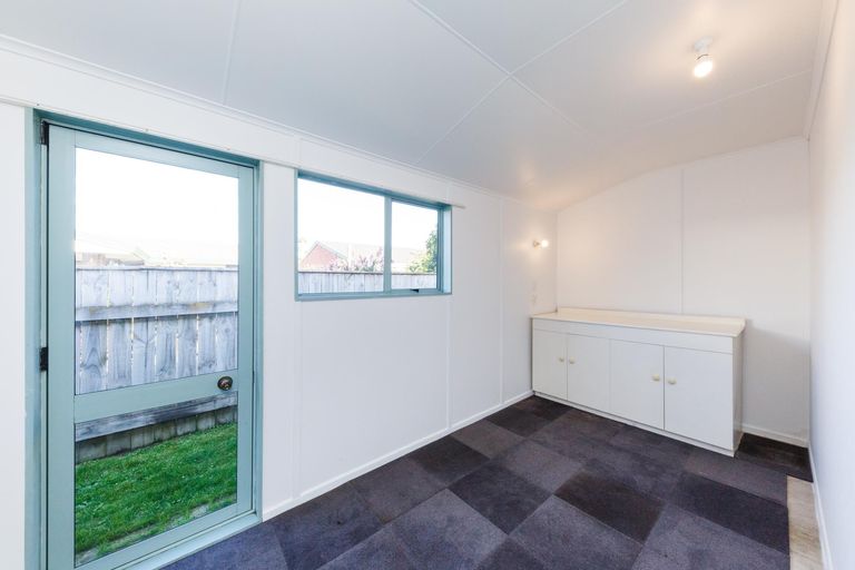 Photo of property in 53 Abraham Crescent, Milson, Palmerston North, 4414