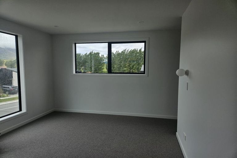 Photo of property in 13 Forage Road, Jacks Point, 9371