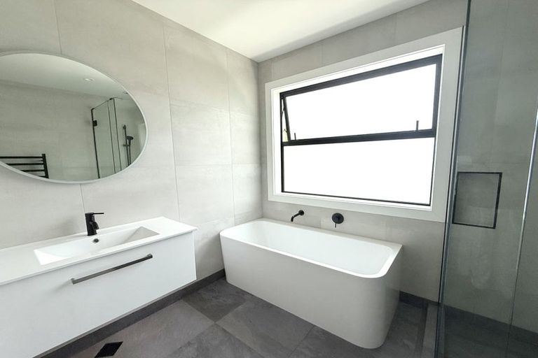 Photo of property in 52 Park Rise, Campbells Bay, Auckland, 0630