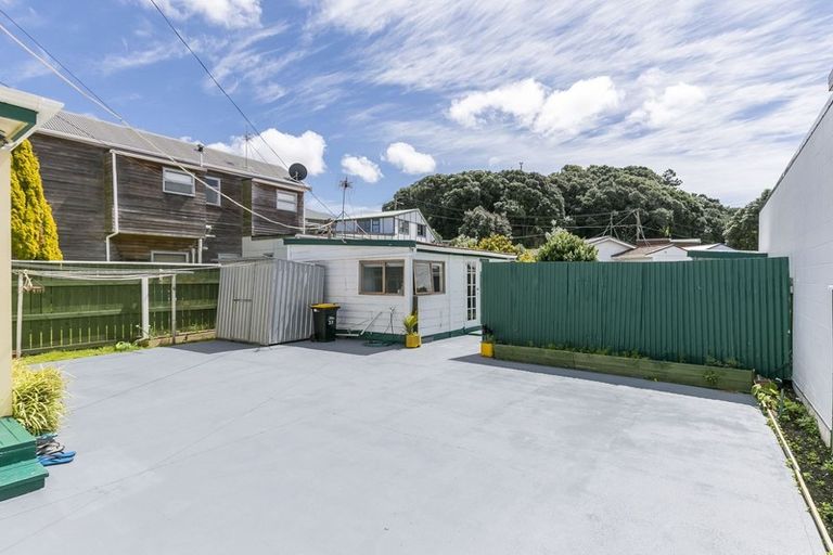 Photo of property in 23 Caledonia Street, Miramar, Wellington, 6022