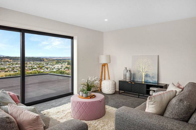 Photo of property in 10 Hawkdun Place, Bridge Hill, Alexandra, 9320