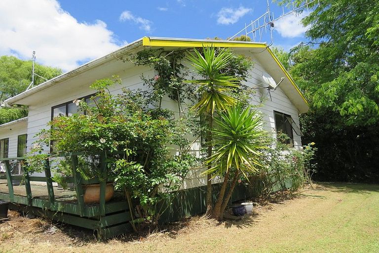 Photo of property in 605 Whakapirau Road, Whakapirau, Maungaturoto, 0583
