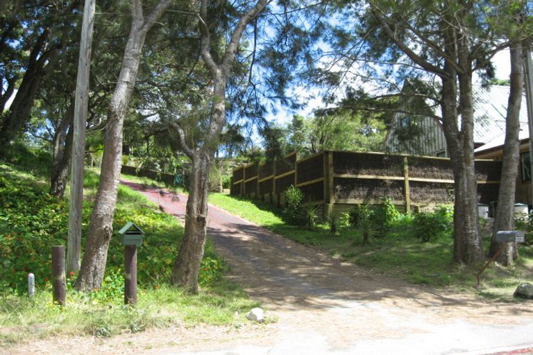 Photo of property in 397 Motutara Road, Muriwai, 0881