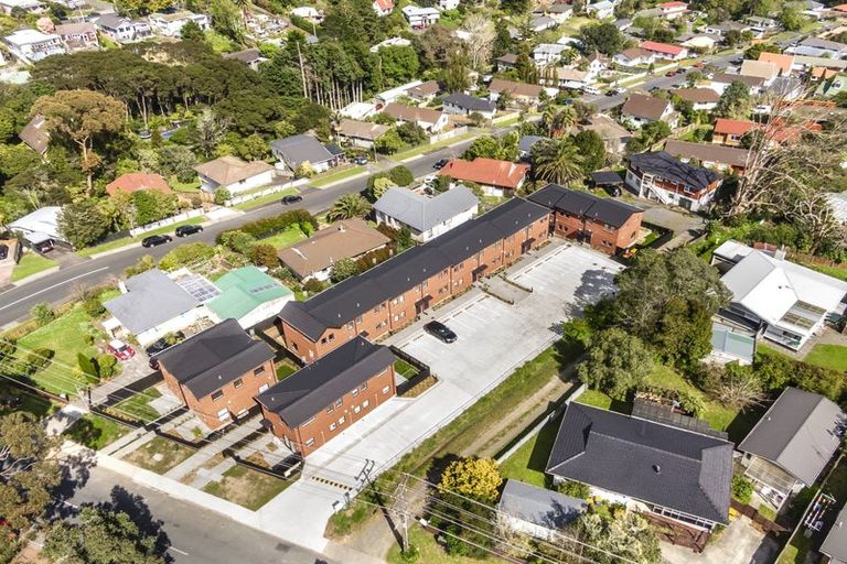 Photo of property in 3/15 Sunhill Road, Sunnyvale, Auckland, 0612