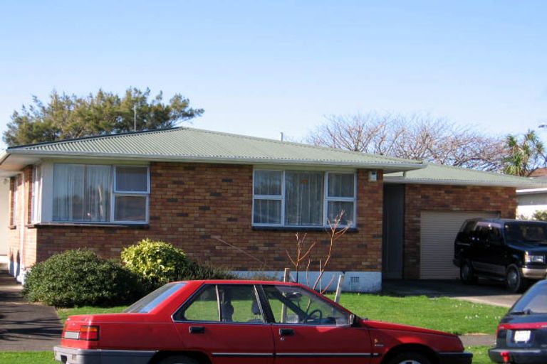 Photo of property in 87 Wikiriwhi Crescent, Awapuni, Palmerston North, 4412