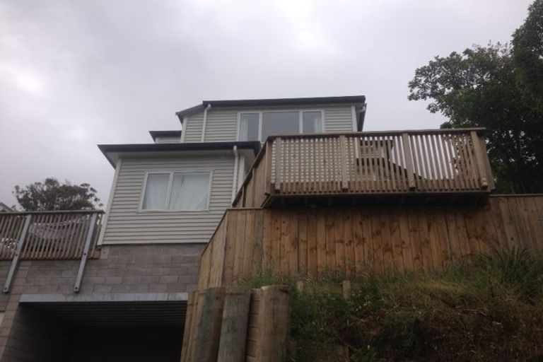 Photo of property in 8 Kopiko Way, Brooklyn, Wellington, 6021