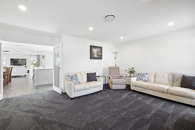 Photo of property in 7 Tupare Place, Highlands Park, New Plymouth, 4312