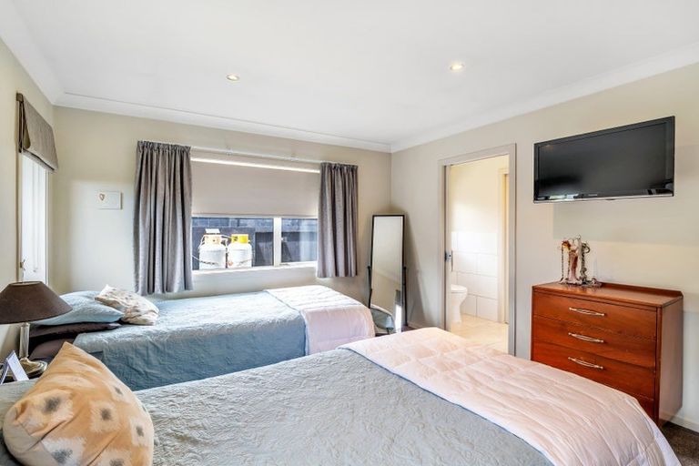 Photo of property in 112b Weraroa Road, Levin, 5510