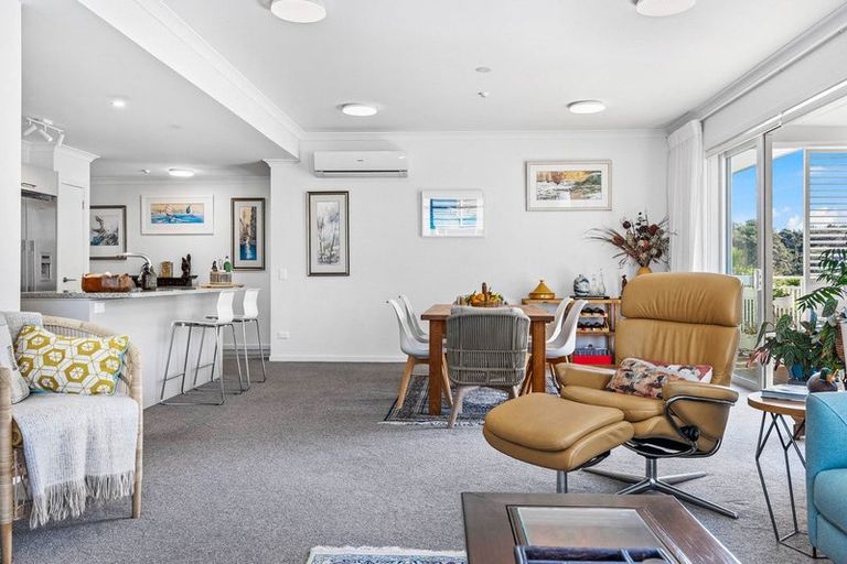 Photo of property in 90 Eaves Bush Parade, Orewa, 0931