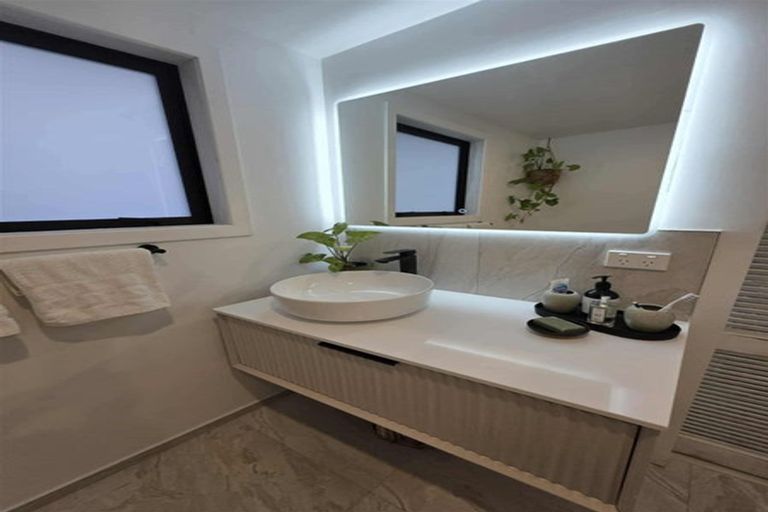 Photo of property in 36 Manaia Road, Tairua, 3508