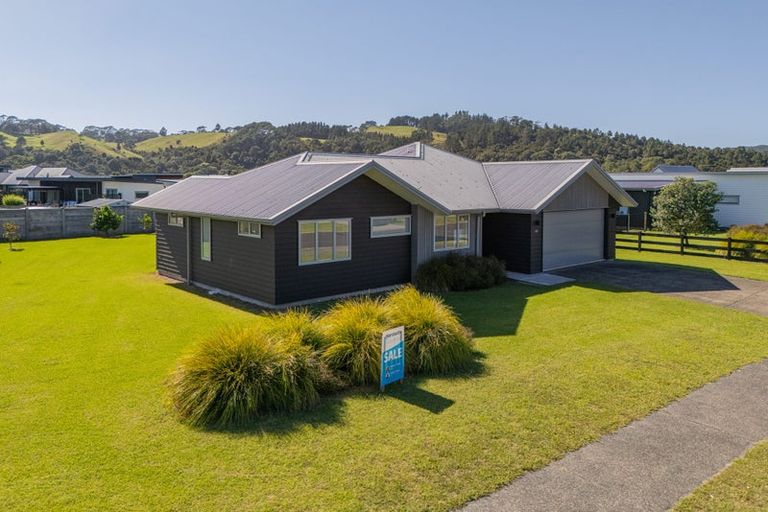 Photo of property in 44 Longreach Drive, Cooks Beach, Whitianga, 3591