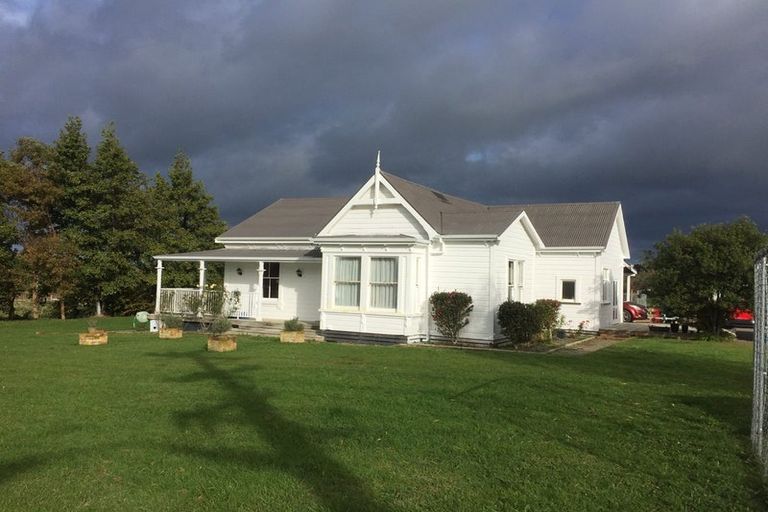 Photo of property in 215 Bridge Street, Bulls, 4818