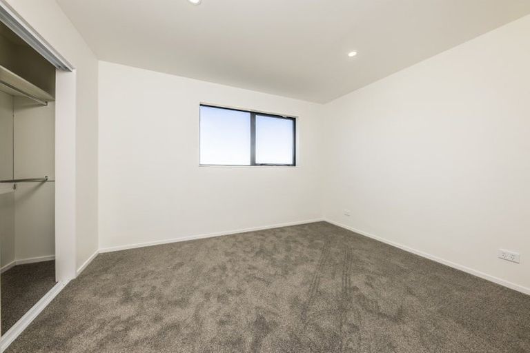 Photo of property in 23 Crestview Rise, Papakura, 2110