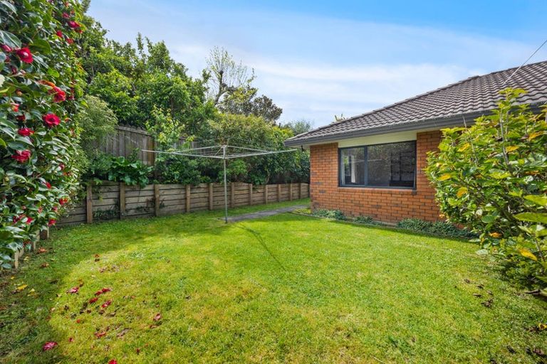 Photo of property in 57 Mirrabooka Avenue, Botany Downs, Auckland, 2010