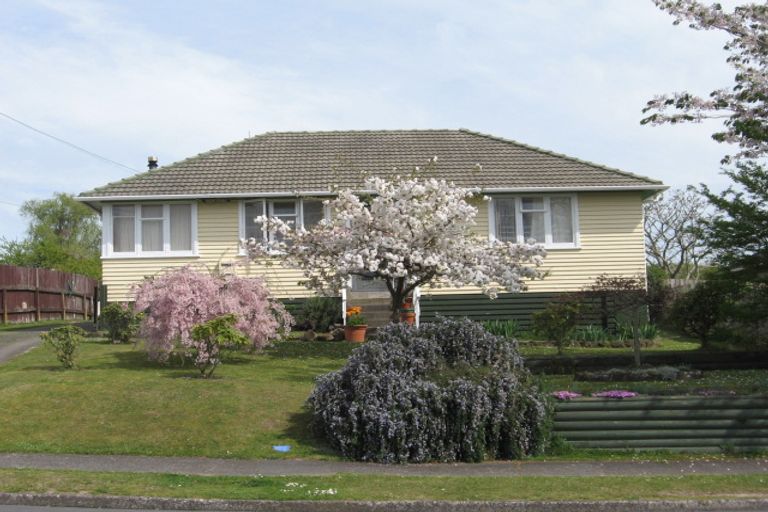 Photo of property in 6 Knight Place, Pomare, Rotorua, 3015