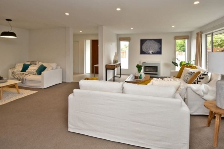 Photo of property in 64 Englefield Road, Northwood, Christchurch, 8051