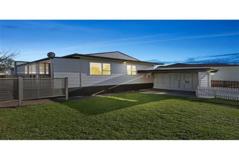 Photo of property in 1/15 Moncrieff Avenue, Clendon Park, Auckland, 2103