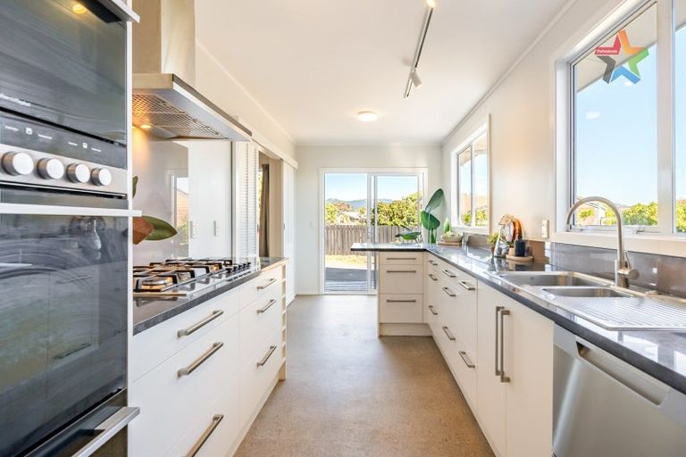 Photo of property in 51 Olive Terrace, Paraparaumu Beach, Paraparaumu, 5032