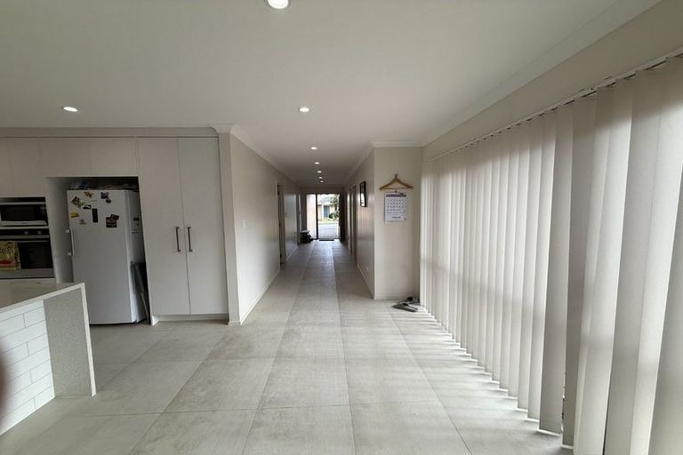 Photo of property in 35 Riverglade Parkway, Te Atatu South, Auckland, 0610