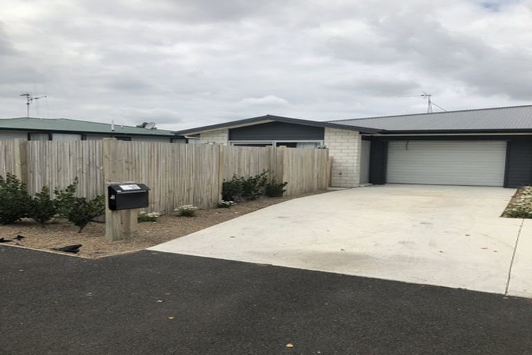 Photo of property in 2/2 Hilton Road, Saint Andrews, Hamilton, 3200