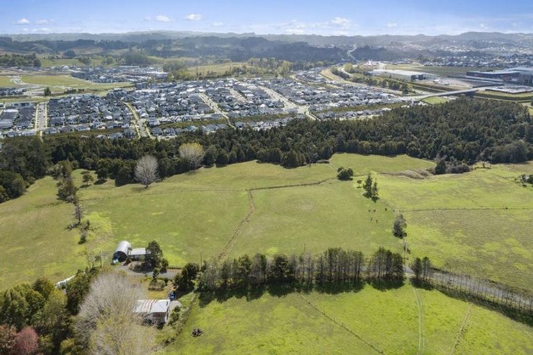 Photo of property in 46 Old Pine Valley Road, Dairy Flat, Silverdale, 0992