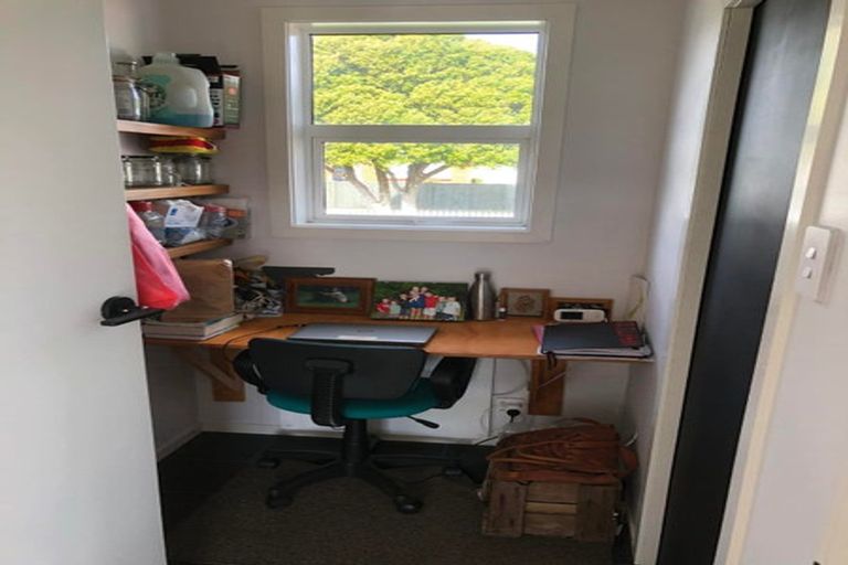 Photo of property in 11 Barton Grove, Naenae, Lower Hutt, 5011