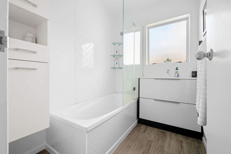 Photo of property in 8c Huia Avenue, Forest Lake, Hamilton, 3200