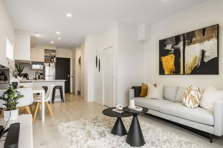 Photo of property in 4 Mana Place, Te Atatu Peninsula, Auckland, 0610