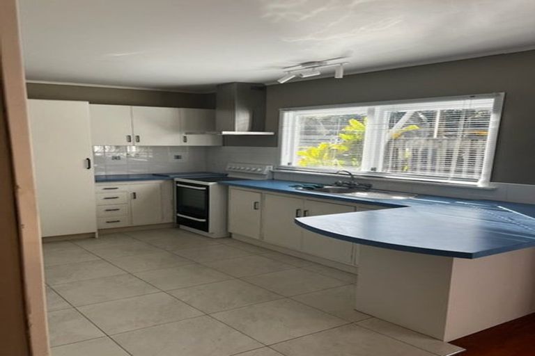 Photo of property in 1/23 Alwyn Avenue, Te Atatu South, Auckland, 0610