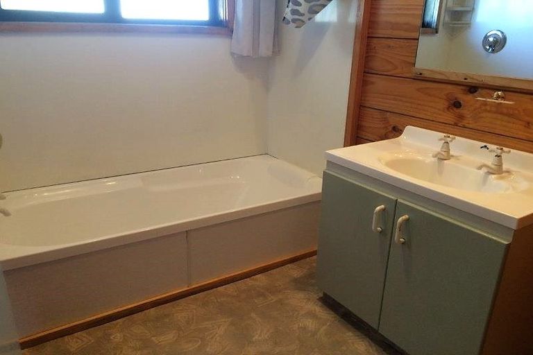 Photo of property in 16 Achilles Place, Wanaka, 9305