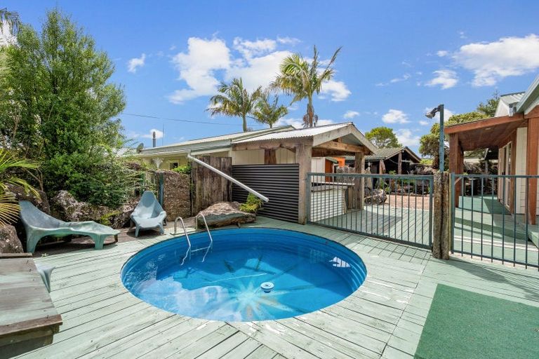 Photo of property in 18 Waro Drive, Hikurangi, 0114