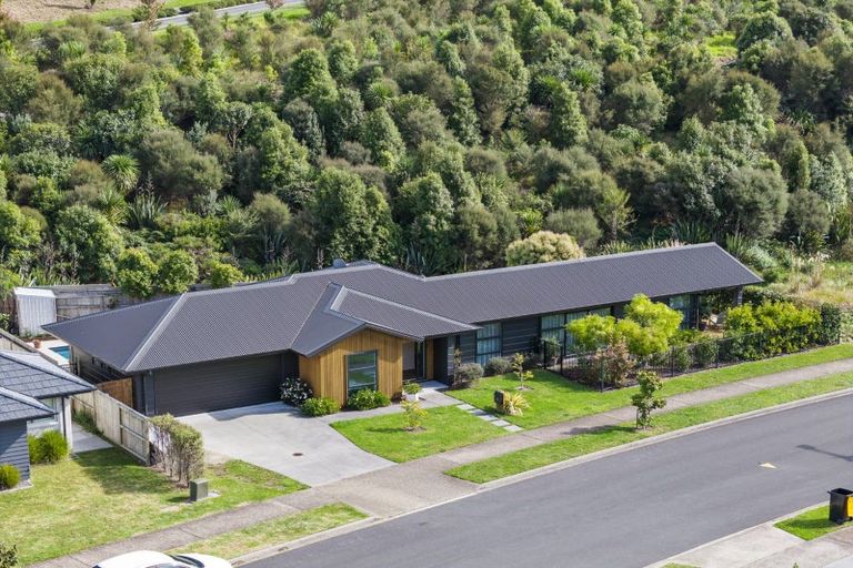 Photo of property in 38 Pakanga Grove, Pyes Pa, Tauranga, 3112
