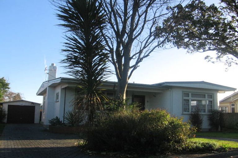 Photo of property in 17 Karamu Avenue, Takaro, Palmerston North, 4410