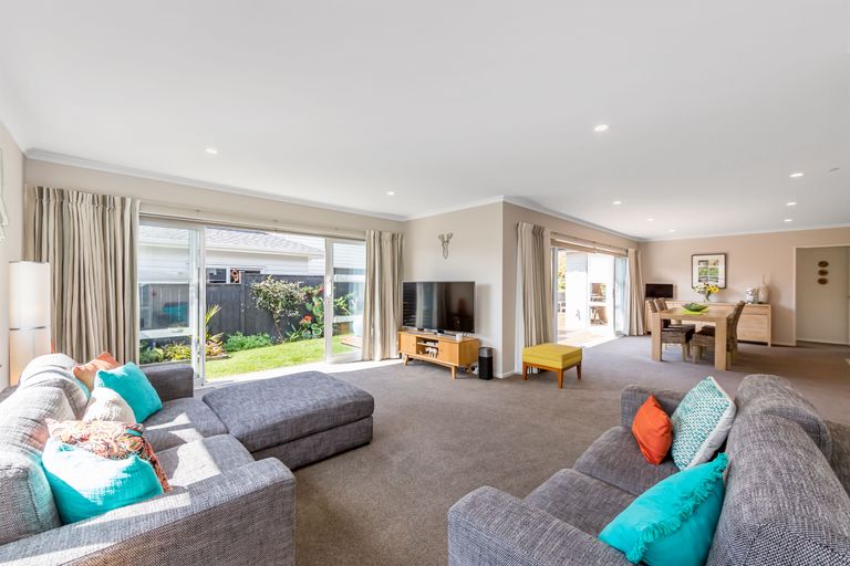 Photo of property in 65 Madison Terrace, Silverdale, 0932