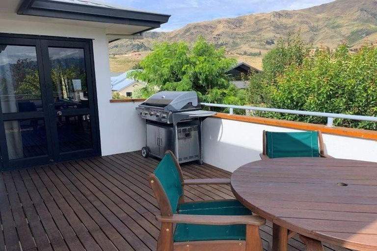 Photo of property in 38 Meadowstone Drive, Wanaka, 9305