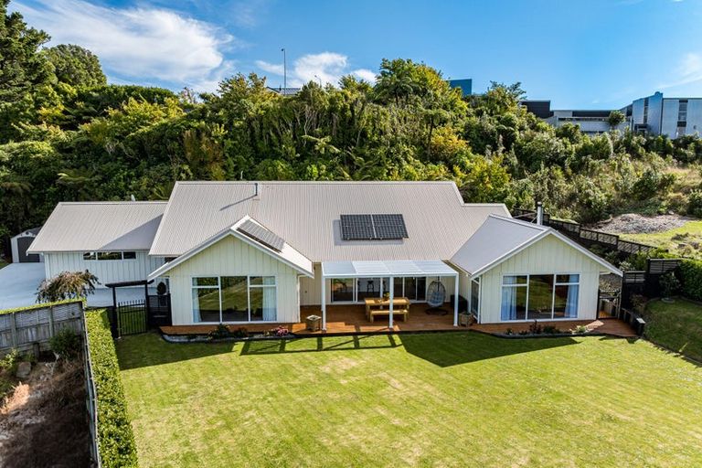 Photo of property in 1 Lindis Lane, Kelson, Lower Hutt, 5010