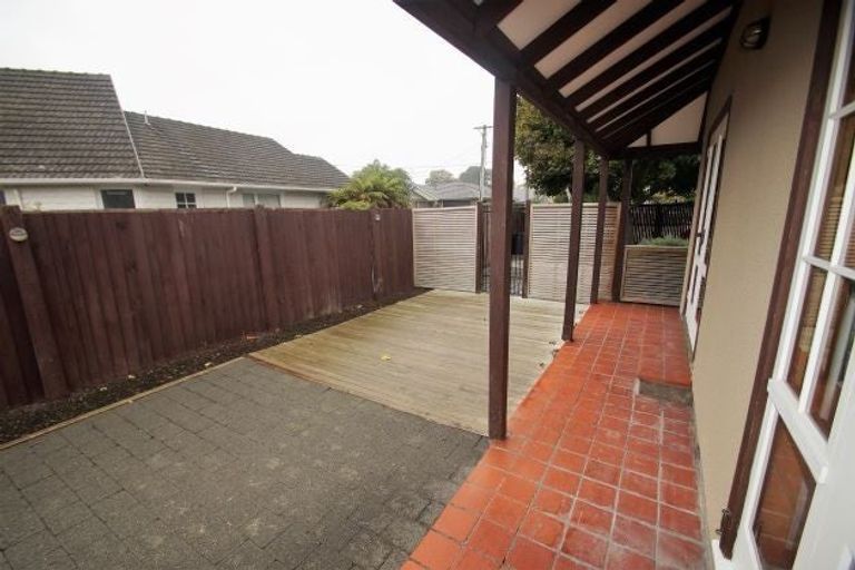 Photo of property in 2/19 Horseshoe Lake Road, Shirley, Christchurch, 8061